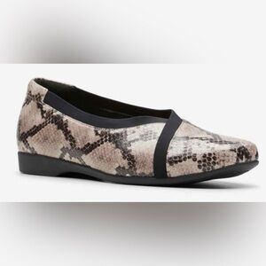 Clark’s Unstructured Darcey Slip On, Size 8.5